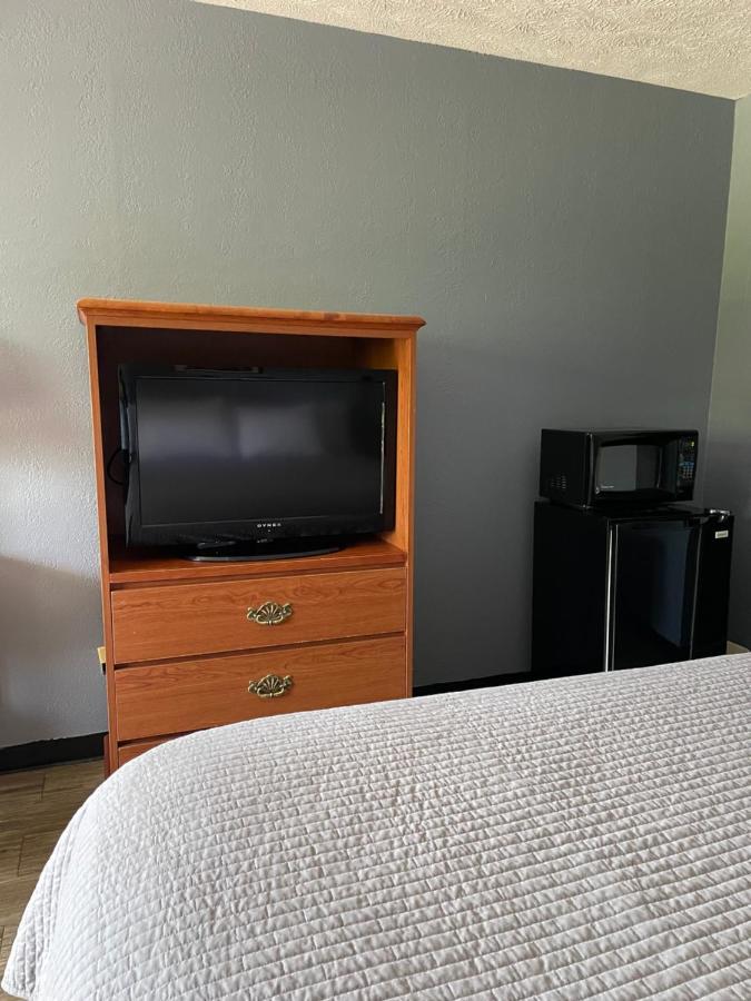 Deerfield Inn Adamsville Εξωτερικό φωτογραφία
